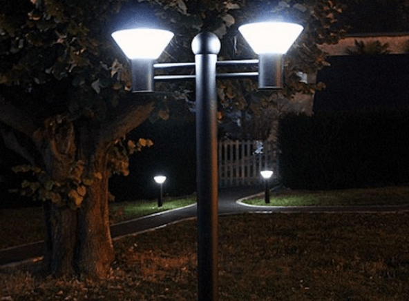 Lampadaire éclairage extérieur automatique