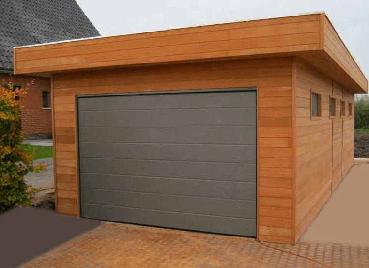 Garage en bois avec porte
